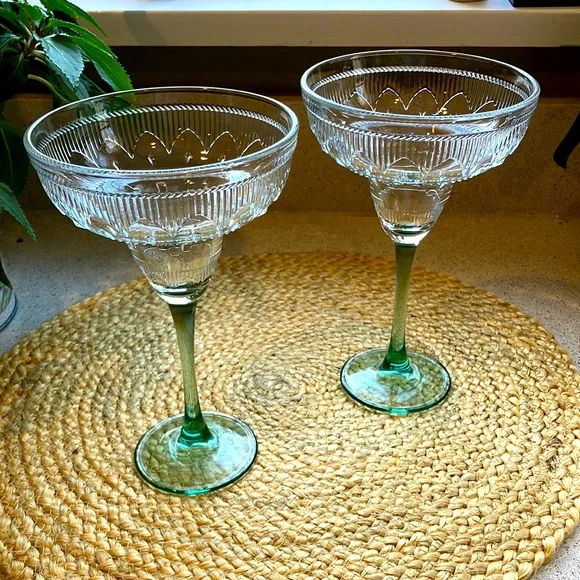 (2) Cristal d'Arques-Durand Sombrero Margarita Glasses w/ Green Stem - Picture 2 of 12